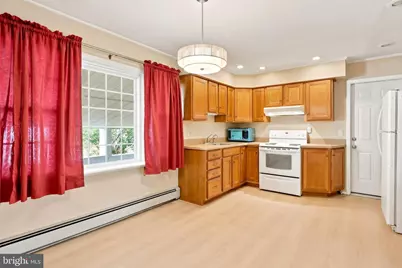 10 Serpentine Lane, Levittown, PA 19055 - Photo 3