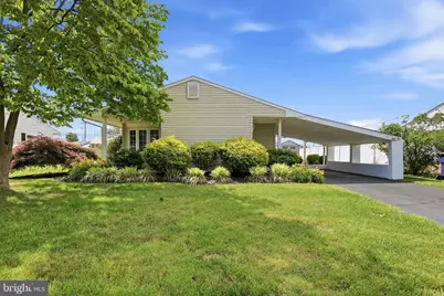 10 Serpentine Lane, Levittown, PA 19055 - Photo 1