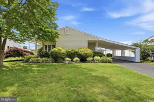 10 Serpentine Ln, Levittown, PA 19055 - Photo 1