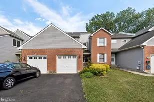 549 Princeton Ct, Bensalem, PA 19020 - Photo 3