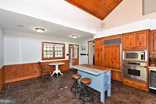 381 Holland Rd, Holland, PA 18966 - Photo 17