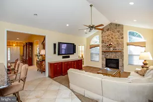 23 Fairway Dr, Warminster, PA 18974 - Photo 11