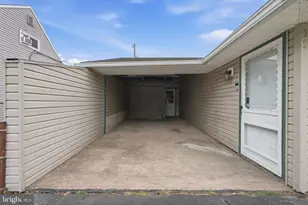 55 Nature Ln, Levittown, PA 19054 - Photo 17