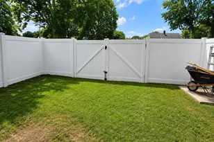 43 Northpark Dr, Levittown, PA 19054 - Photo 15