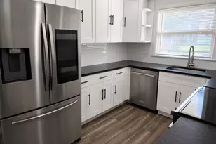 43 Northpark Dr, Levittown, PA 19054 - Photo 9