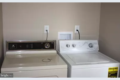 33 S Lafayette Avenue, Morrisville, PA 19067 - Photo 17