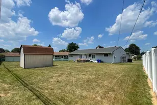 3 Lilac Ln, Levittown, PA 19054 - Photo 5