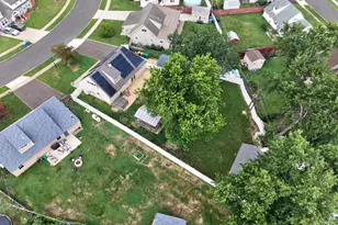 10 Indian Red Rd, Levittown, PA 19057 - Photo 33