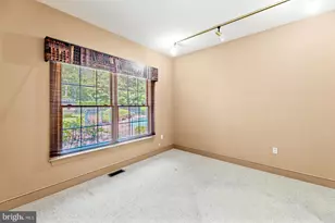 8 Golfview Dr, Warminster, PA 18974 - Photo 19