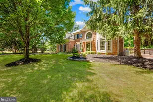 8 Golfview Dr, Warminster, PA 18974 - Photo 1