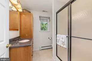 1074 N Easton Rd, Doylestown, PA 18902 - Photo 15