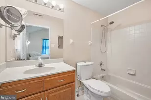 906 Julian Dr W, Warwick, PA 18974 - Photo 9