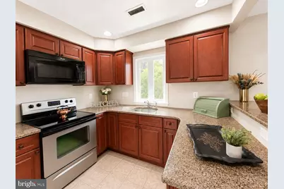 32 Great Oak Road, Levittown, PA 19057 - Photo 13