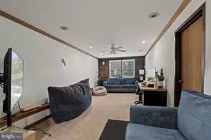 866 Decker Ln, Warminster, PA 18974 - Photo 15