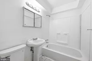 563 Wilk Dr, Morrisville, PA 19067 - Photo 9