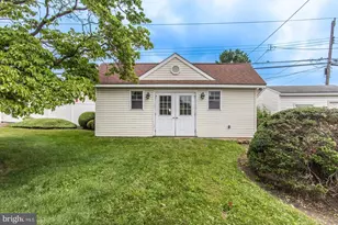 23 Begonia Ln, Levittown, PA 19054 - Photo 67