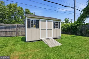 59 Iroquois Rd, Levittown, PA 19057 - Photo 23