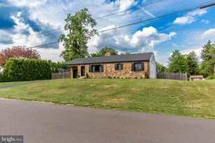 123 Holly Rd, Southampton, PA 18966 - Photo 3