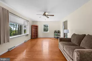 330 Hilltown Pike, Line Lexington, PA 18932 - Photo 9