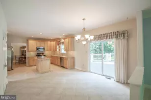 412 Parkview Cir, Warrington, PA 18976 - Photo 11