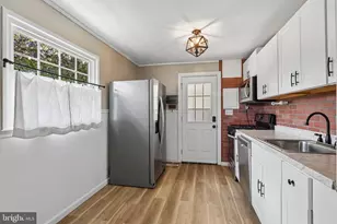 586 Doloro Dr, Morrisville, PA 19067 - Photo 5