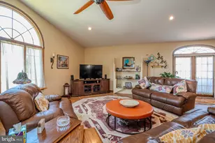 952 Duxbury Dr, Langhorne, PA 19047 - Photo 25