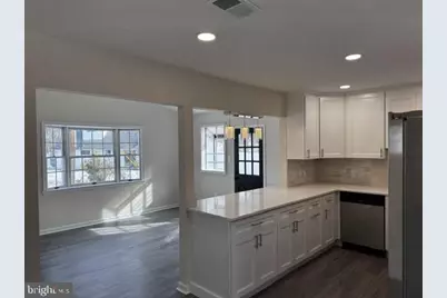 8 Parkside Circle, Levittown, PA 19056 - Photo 3