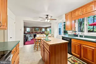 2017 Blackhorse Dr, Warrington, PA 18976 - Photo 13