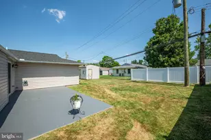 15 Indian Park Rd, Levittown, PA 19057 - Photo 25