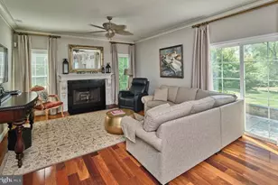 102 Parkside Dr, New Hope, PA 18938 - Photo 13