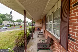 136 Wallace Dr, Warminster, PA 18974 - Photo 3