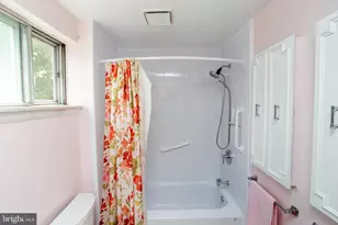 136 Wallace Dr, Warminster, PA 18974 - Photo 29