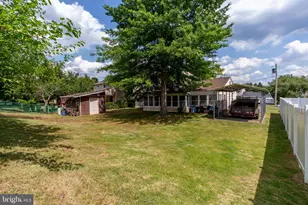 136 Wallace Dr, Warminster, PA 18974 - Photo 33