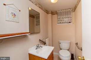 136 Wallace Dr, Warminster, PA 18974 - Photo 15