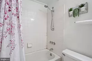 407 Holly Dr, Levittown, PA 19055 - Photo 5