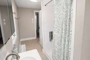 525 Locust St, Bristol, PA 19007 - Photo 29