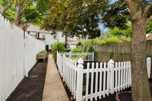 525 Locust St, Bristol, PA 19007 - Photo 39