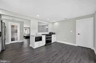 50 Middle Rd, Levittown, PA 19056 - Photo 15