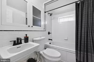 50 Middle Rd, Levittown, PA 19056 - Photo 23