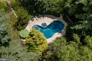 950 Camelot Rd, Furlong, PA 18925 - Photo 3