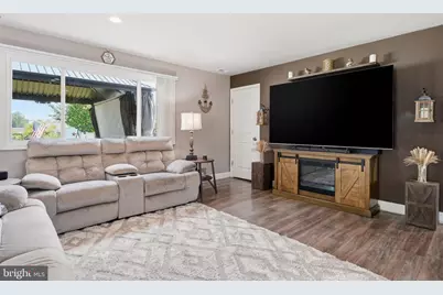 24 Idolstone Road, Levittown, PA 19057 - Photo 9