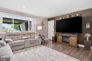 24 Idolstone Rd, Levittown, PA 19057 - Photo 9