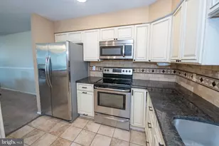 68 Catherine Ct, Levittown, PA 19057 - Photo 15