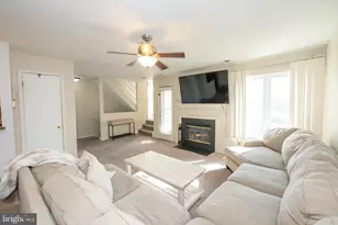 68 Catherine Ct, Levittown, PA 19057 - Photo 5