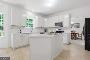 4064 Charter Club Dr, Doylestown, PA 18902 - Photo 9