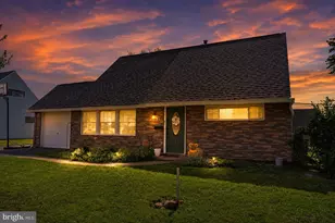 41 Crystal Pl, Levittown, PA 19057 - Photo 1