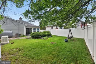 29 Hedgerow Dr, Fairless Hills, PA 19030 - Photo 23