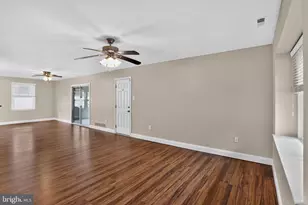 29 Hedgerow Dr, Fairless Hills, PA 19030 - Photo 3