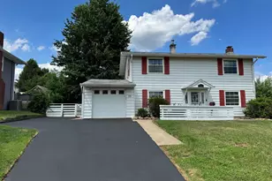 55 Tweed Rd, Levittown, PA 19056 - Photo 3