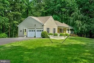 1045 Mountain View Dr, Quakertown, PA 18951 - Photo 3